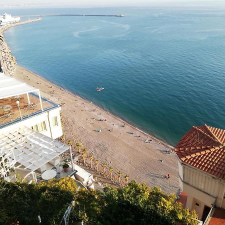 Il Sogno... Bed & Breakfast Salerno Bagian luar foto