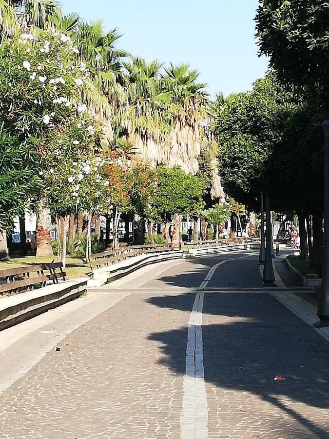 Il Sogno... Bed & Breakfast Salerno Bagian luar foto