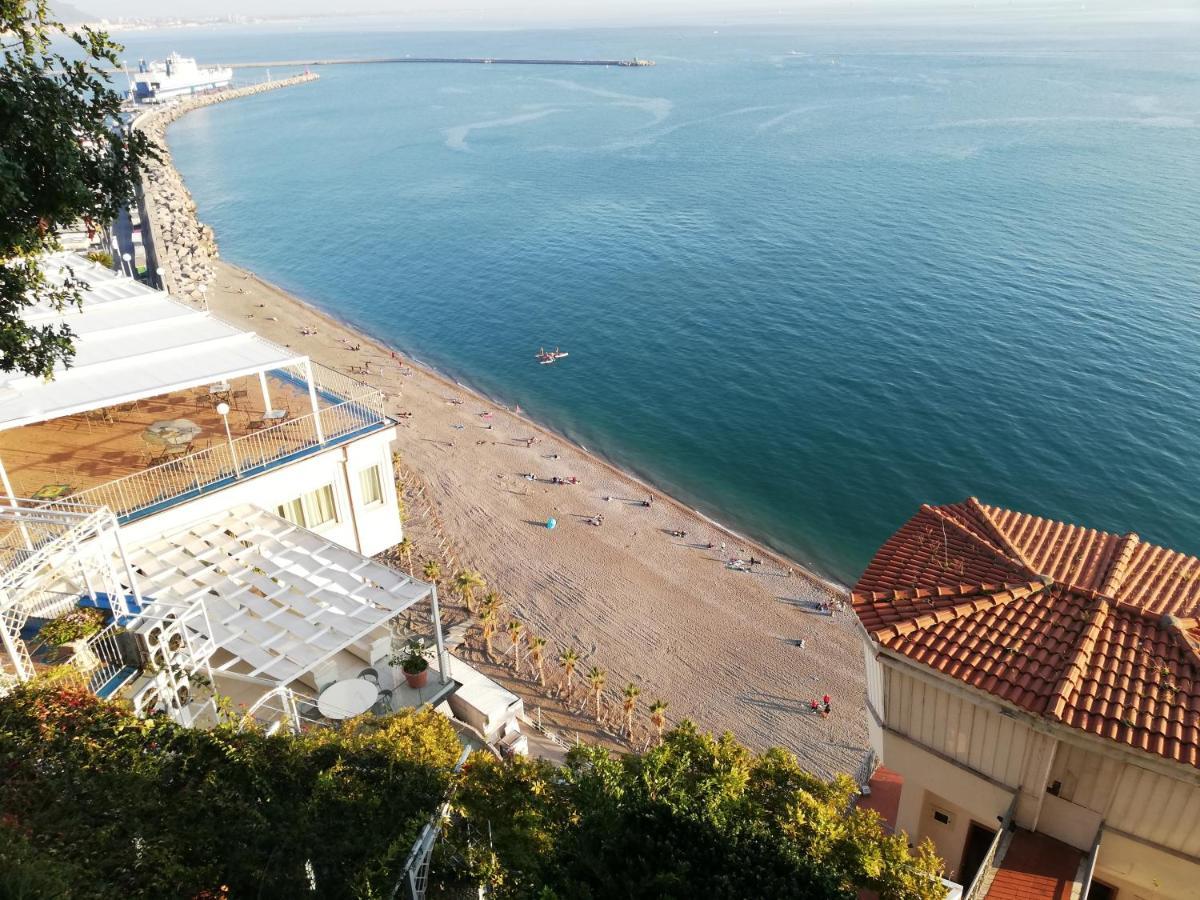 Il Sogno... Bed & Breakfast Salerno Bagian luar foto